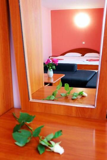 Фото номера Семейный люкс (для 2 взрослых и 2 детей) Отель Family Hotel Flora г. Златоград 2