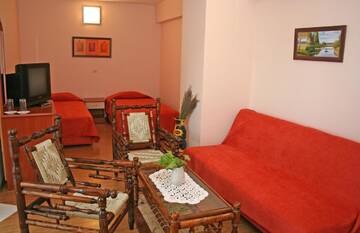 Фото номера Трехместный номер Отель Family Hotel Flora г. Златоград 3