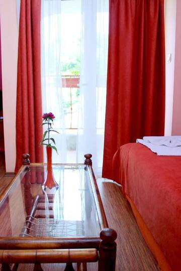Фото номера Трехместный номер Отель Family Hotel Flora г. Златоград 2